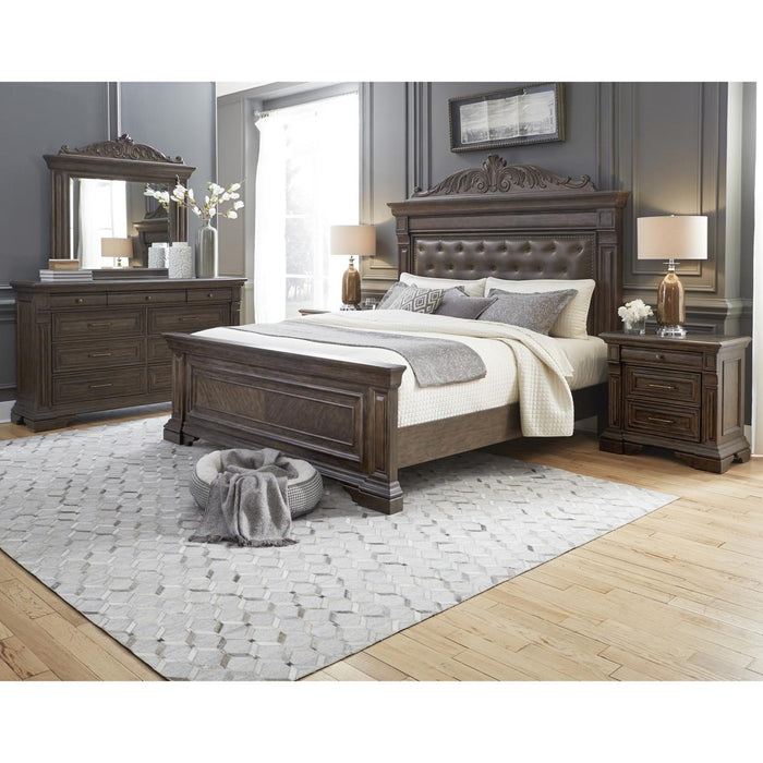 Pulaski Bedford Heights King Panel Bed in Estate Brown