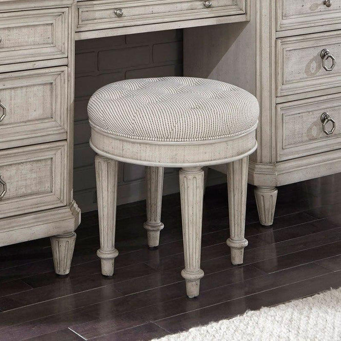 Pulaski Campbell Street Upholstered Vanity Stool in Vanilla Cream