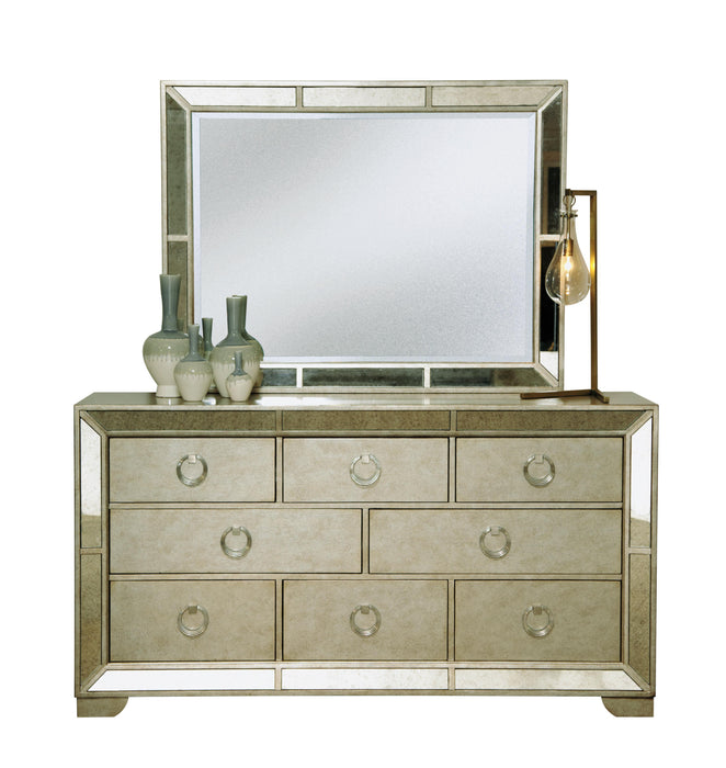 Pulaski Farrah Wall Mirror with Antique Frame in Metallic