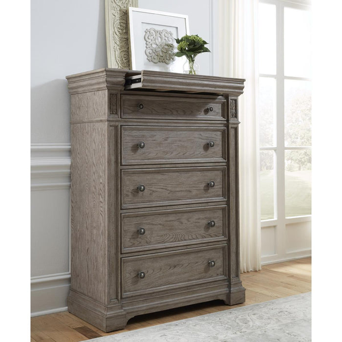 Pulaski Kingsbury Chest in Gray