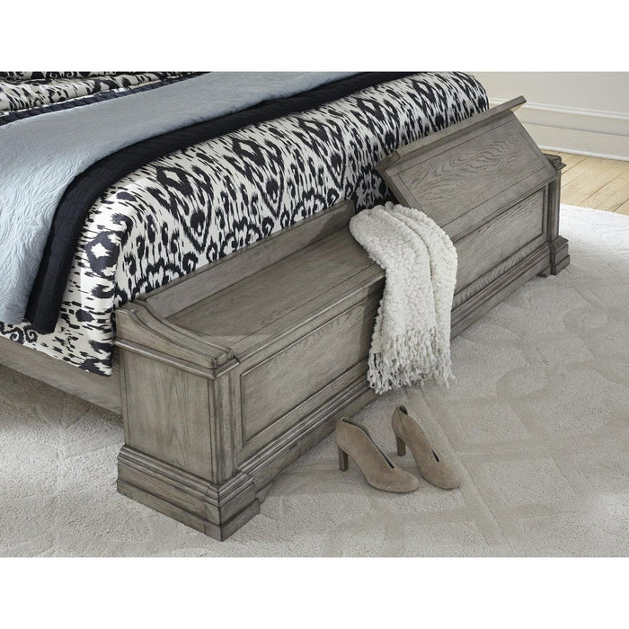 Pulaski Madison Ridge Queen Panel Bed with Blanket Chest Footboard in Heritage Taupe������P091-BR-K2