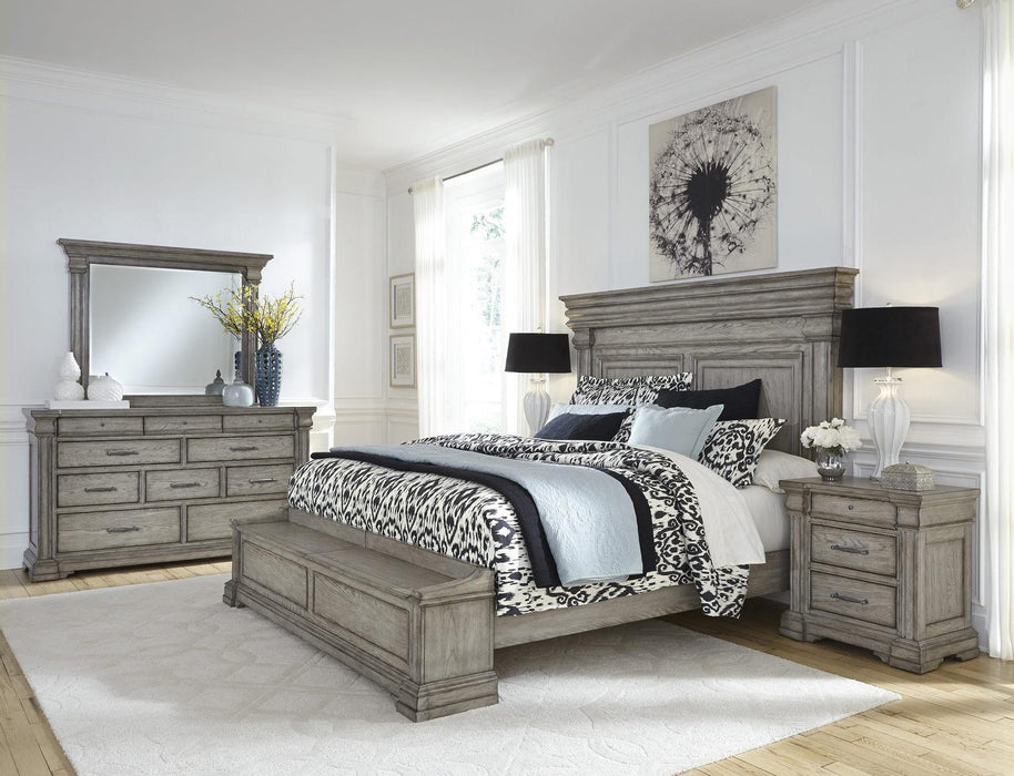 Pulaski Madison Ridge King Panel Bed with Blanket Chest Footboard in Heritage Taupe������P091-BR-K4