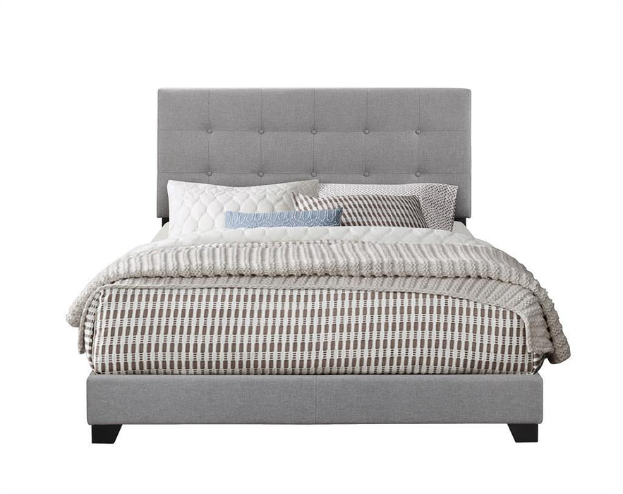 Pulaski King Upholstered Bed in Glacier