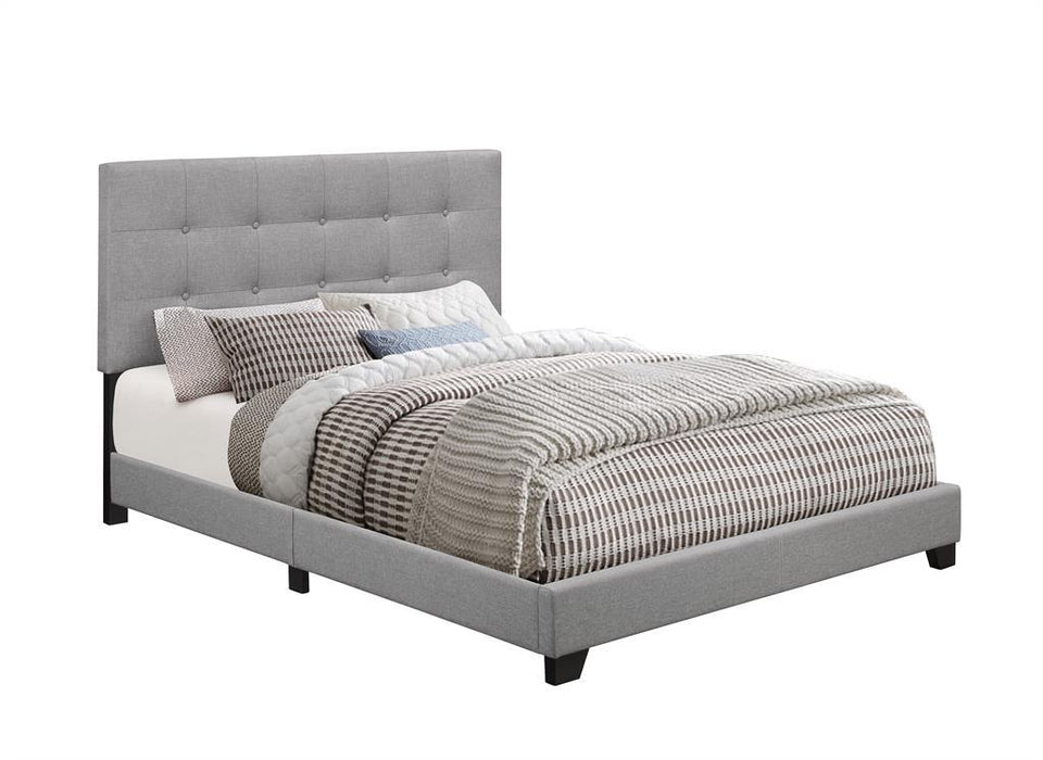 Pulaski King Upholstered Bed in Glacier